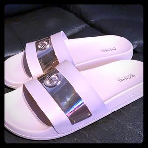 MK soft pink Sandals